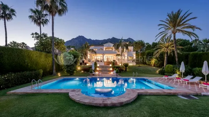 Vila din Marbella e în stil marocan. FOTO: Pure Living Properties