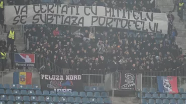 Ironii in bannere la FC U Craiova 1948  FCSB Nordul sifonar  Doua peluze acelasi leu Foto