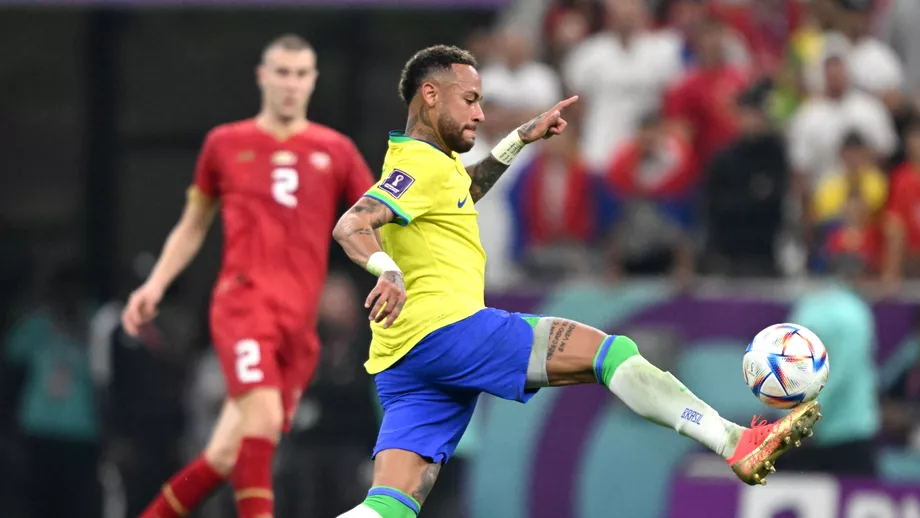 Neymar a iesit la plimbare prin Doha Fanii sau ingramadit sa faca poze dar era doar o sosie a brazilianului Video