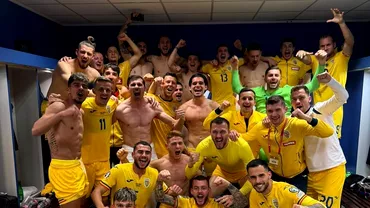 Imaginile bucuriei de la Felcsut Tricolorii au pornit sarbatoarea pe gazon dupa calificarea la Euro 2024 Video de colectie din vestiar