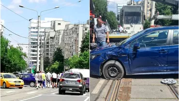 Politist aflat pe motocicleta ranit intrun accident produs in centrul Capitalei Barbatul a ajuns la spital