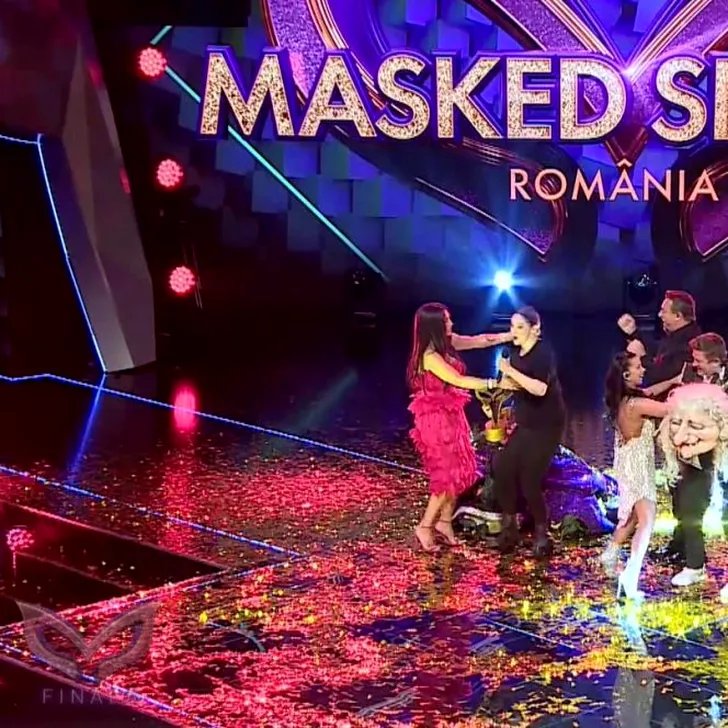 Andreea Marin si Mihaela Radulescu s-au imbrătisat la Masked Singer