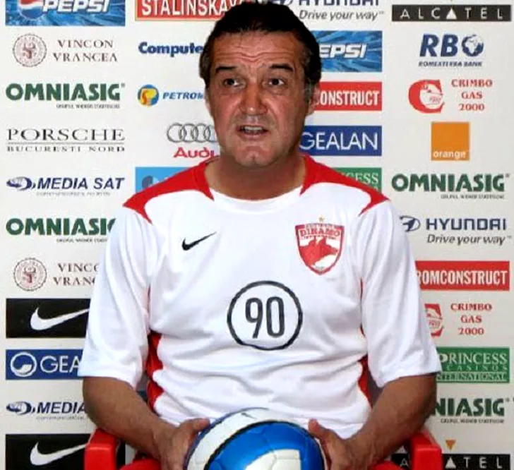 A apărut revista FANATIK din octombrie! Gigi Becali a fost fotbalist la Dinamo! Și nu este o farsă! E „pe bune”!