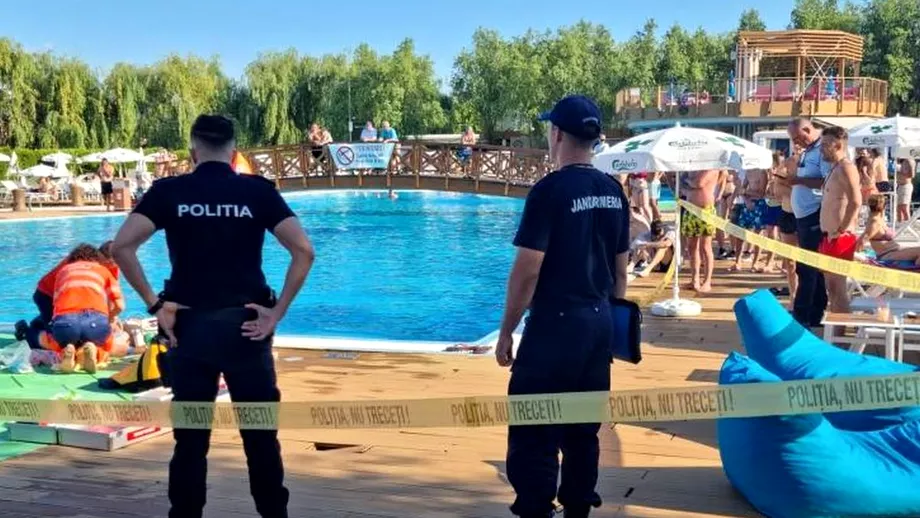 Video Un barbat sa inecat in piscina sub privile oamenilor Ultimele clipe de viata ale barbatului filmate cu telefonul