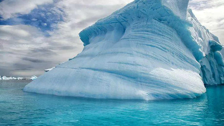 Fenomen rar in Antarctica Un aisberg gigant sa desprins dintro calota Se intampla doar o data la 60 de ani