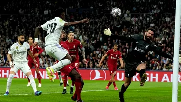 Real Madrid  Liverpool 10 si Napoli  Eintracht Frankfurt 30 in returul optimilor de finala ale Champions League Cormoranii parasesc in mod rusinos competitia Video