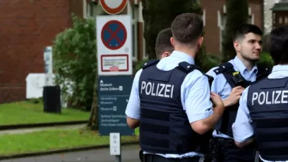 Incident şocant în Germania: Un bărbat a aruncat de pe un pod un...