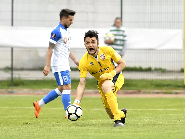 Alberto Cobrea în meciul de fotbal dintre FC Botoşani şi CS Universitatea Craiova, contând pentru semifinala retur a Cupei României, desfăşurat pe Stadionul Municipal