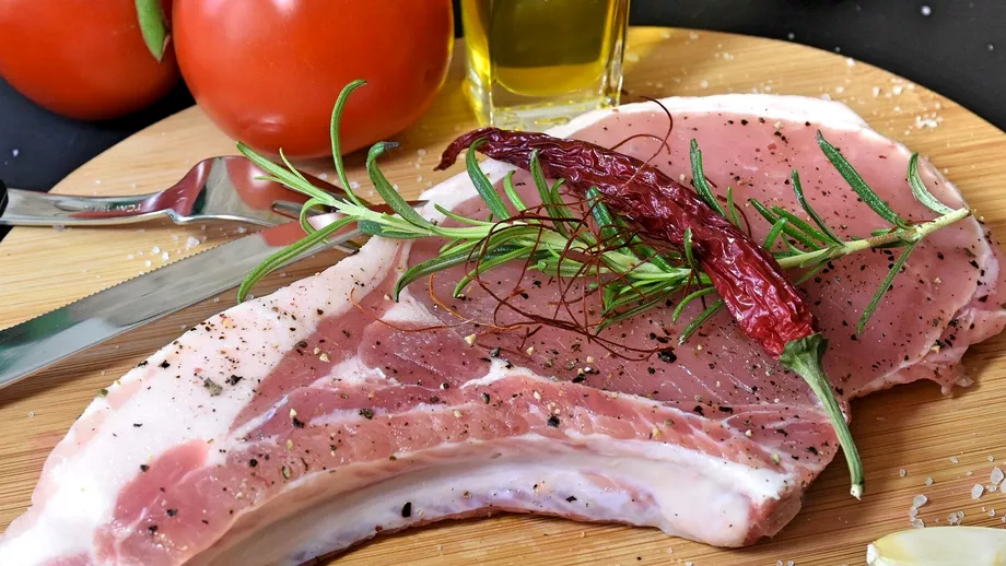 Cum trebuie sa gatesti carnea de porc de fapt ca sa aiba un gust deosebit si sa fie frageda Secretul bucatarilor de top