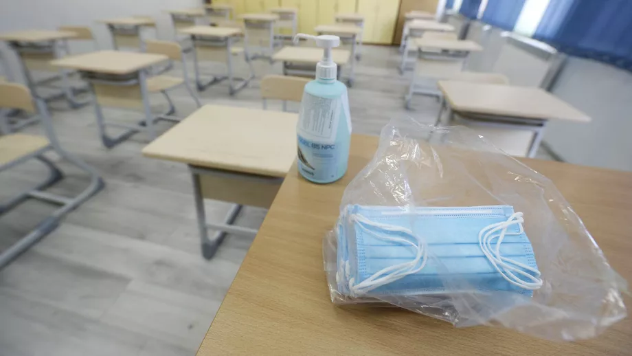 O aplicatie interzice accesul persoanelor fara masca intrun liceu din Targu Jiu