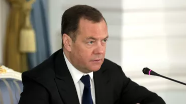 Medvedev critici la adresa premierului Japoniei Este doar un lacheu al americanilor Ar trebui sasi faca harakiri