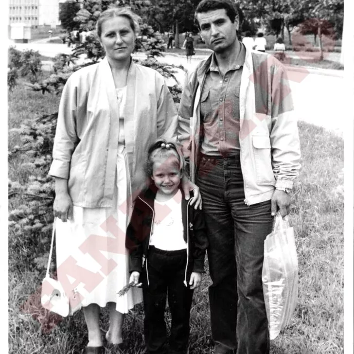 Dianna Rotaru alături de părinții ei. Sursă foto: Arhivă personală