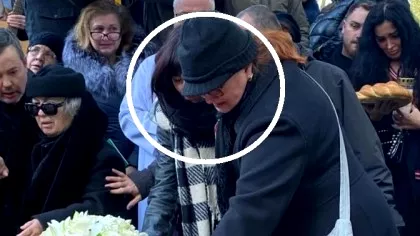 Ce s-a întâmplat la înmormântarea Ronei Hartner. Fiica artistei nu a rezistat la...