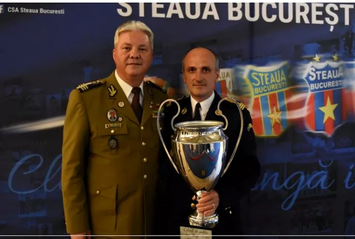 Steaua, invitat surpriză la 33 de ani de la câştigarea Cupei Campionilor Europeni! Gică Hagi, alături de Florin Talpan! Ce cadou de senzaţie a primit juristul Armatei. GALERIE FOTO (11)