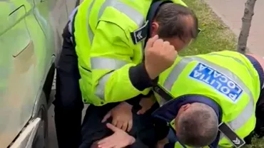 Video Bataie in strada la Iasi intre un sofer recalcitrant si un politist Lovit puternic in fata agentul a reactionat la fel