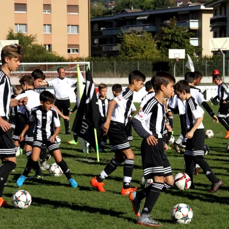 Juventus Torino deschide o tabără de fotbal în România la care vor participa 180 de copii