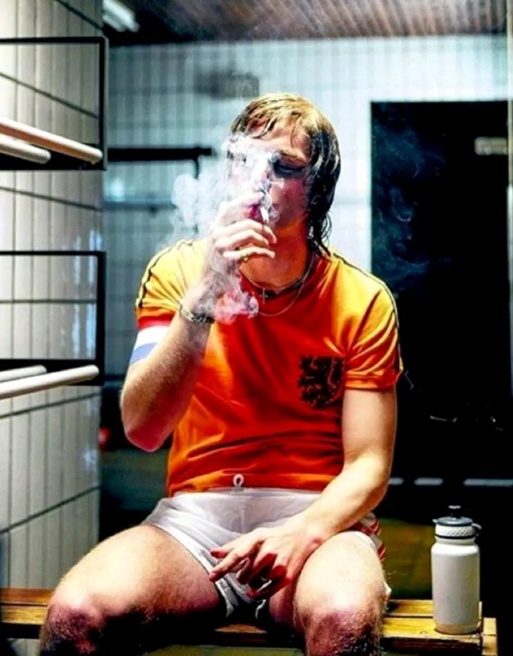 Johan Cruyff. Imagine cu fostul star olandez în vestiar la finala CM 1974