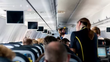 Cinci lucruri gratuite pe care poti sa le ceri in avion Nicio stewardesa nuti spune de ele