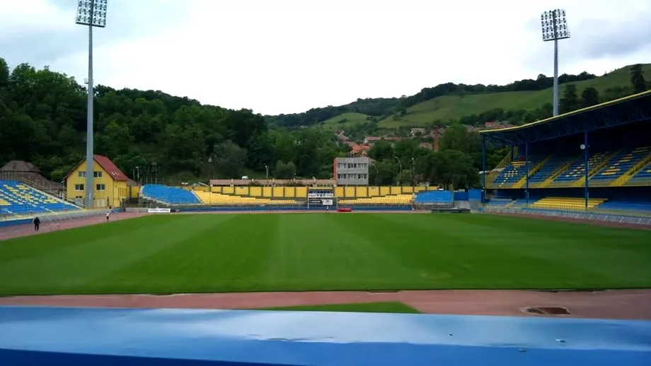 CFR Cluj a inceput lucrarile la stadionul din Gruia Unde se va juca meciul cu Petrolul Oficial