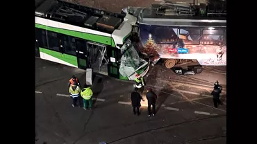 Doua tramvaie sau ciocnit in Bucuresti Impactul sa soldat cu ranirea a trei persoane