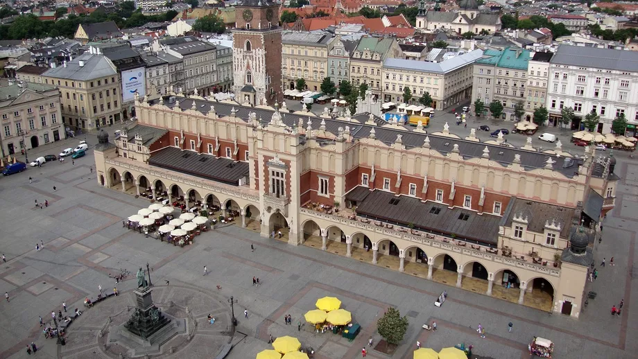 Orasul fantastic in care platesti doar 100 de Euro pentru o vacanta de Revelion Poti ajunge si cu trenul din Romania