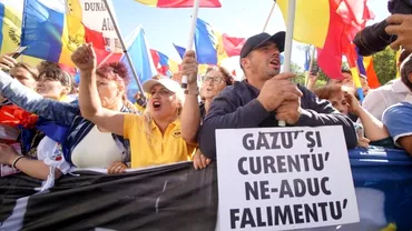 Incident la Protestul AUR intre sustinatorii lui George Simion si cei ai Dianei Sosoaca Video