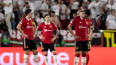 Manchester United facuta praf de presa engleza dupa umilinta de la Sevilla Asta nu e dezastru e calamitate