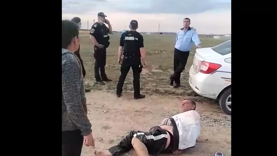 Imagini revoltatoare cu un barbat batut de politisti si jandarmi pentru ca nu a vorbit frumos Video