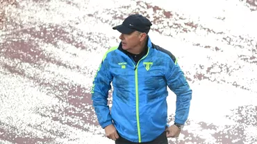 Gest socant al lui Mircea Rednic in finalul meciului FC Arges  UTA 22 a scos echipa de pe teren din cauza arbitrajului Video