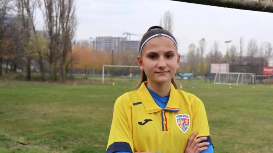 Ioana Stancu dovada vie ca se poate si fotbal si invatatura Este jucatoare de lot national si eleva la Colegiul National Gheorghe Lazar din Bucuresti