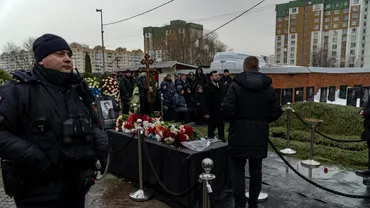 Peste o suta de arestari in timpul funeraliilor lui Aleksei Navalnii Cele mai multe au fost facute in orase din Siberia