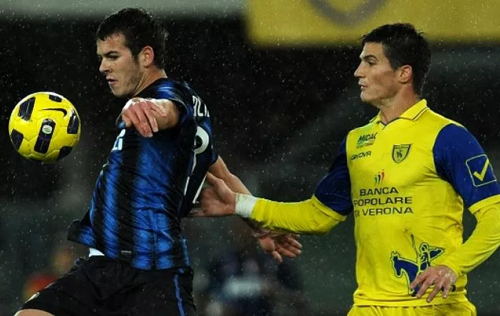 Denis Alibec, în timpul meciului jucat de Inter cu Chievo Verona