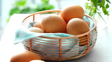 Cat timp rezista ouale de tara in frigider Greseala care te poate pune in mare pericol