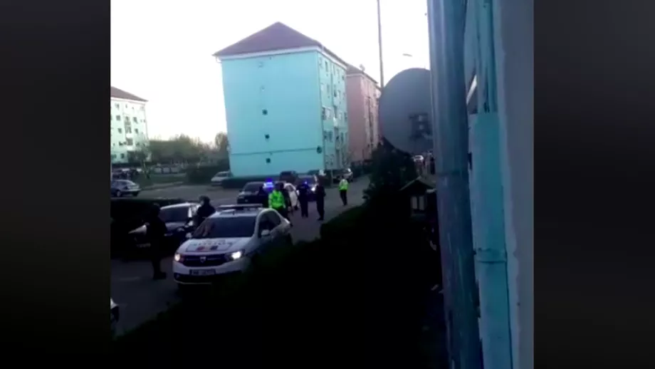 Scandaluri de strada cu politisti jandarmi si mascati in Barbulesti si Copsa Mica Video