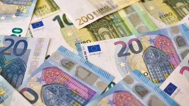 Curs valutar BNR vineri 18 noiembrie Euro creste din nou dolarul in scadere Update