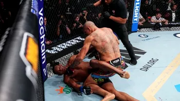 UFC 300 rezultate Max Holloway a oferit momentul anului Alex Pereira castiga lupta cu Jamahal Hill