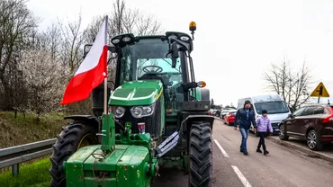 Kievul protesteaza impotriva limitarii importurilor de grau impuse de UE Solicita reluarea exporturilor catre cele cinci tari vecine inclusiv Romania