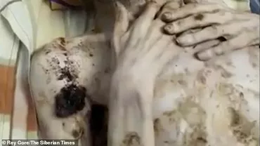 Un bărbat, care arăta ca o mumie, salvat din bârlogul unui urs după o lună de chin! „Mă păstra ca să mă mănânce mai târziu”. Video și foto