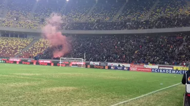 3500 de fani sustin FCSB in derbyul cu Dinamo Au aflat ce pregatesc dinamovistii si au aruncat torte in teren Foto