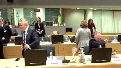 Ministrul austriac a reacționat când Bode a spart ecusonul de masă, într-un gest...