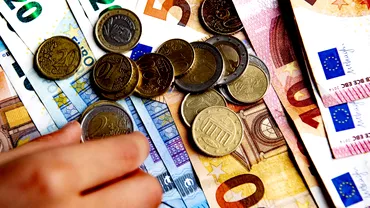 Curs valutar BNR vineri 15 decembrie 2023 Euro si dolarul deprecieri la final de saptamana Update