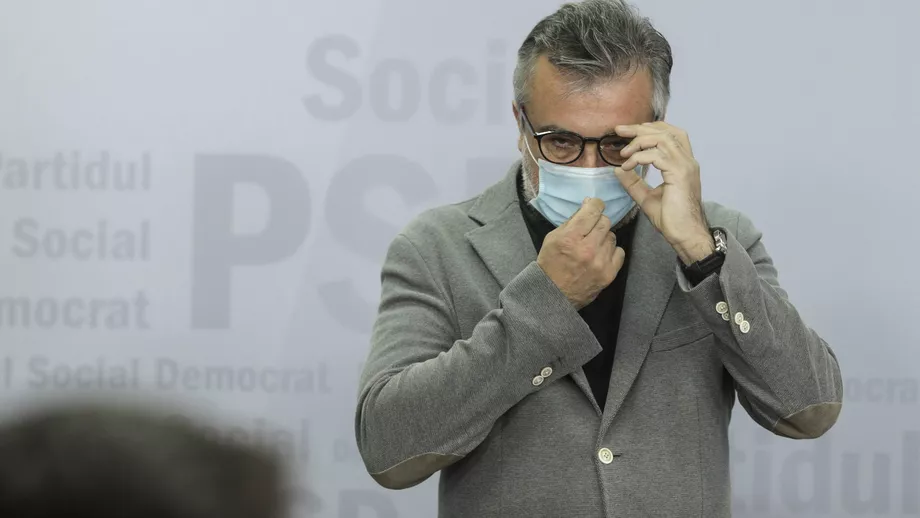 Lucian Romascanu ia injurat pe ziaristii prezenti la sediul PSD fara sa stie ca e filmat Liderul politic a fost suspendat din functia de purtator de cuvant Video