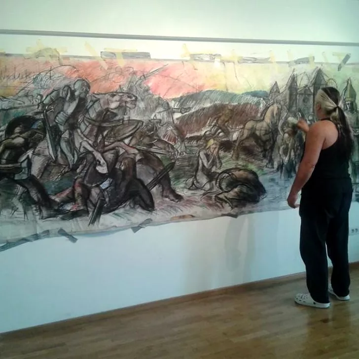 Nicu Covaci, în atelierul său de pictură (sursa www.facebook.com)