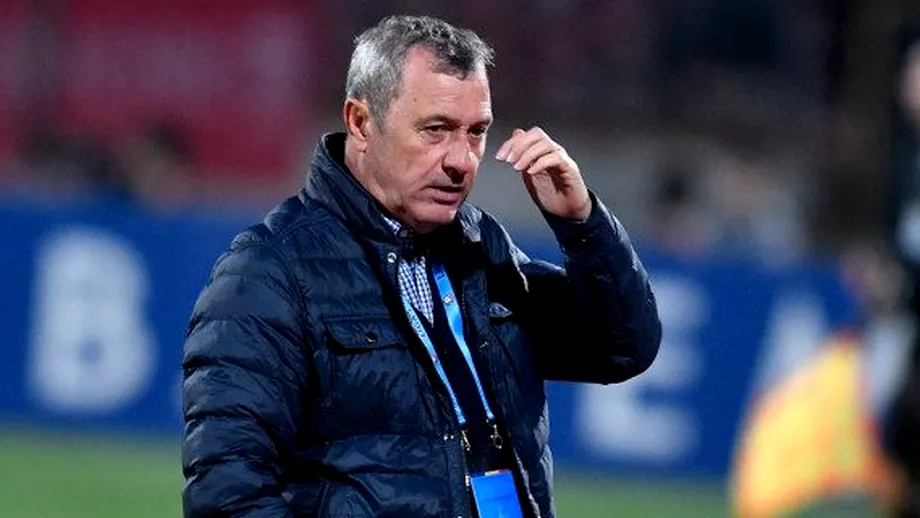 Probleme mari pentru Mircea Rednic Doi jucatori sau rupt si nu vor mai juca pentru Dinamo in acest an Exclusiv
