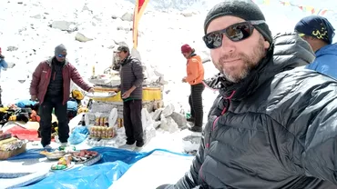 Un moldovean a murit aproape de acoperisul lumii Ultimul mesaj al lui Victor temerarul alpinist care sia gasit sfarsitul pe Everest