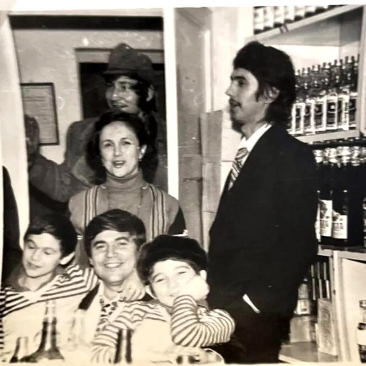 Mihai Leu alături de familia lui. Sursă foto: Arhivă personală