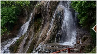 O cascada din Romania sa prabusit Avertisment pentru turistii care ajung in aceasta zona