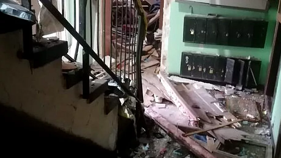 Explozie intrun bloc din Vatra Dornei 19 apartamente au fost distruse din cauza unei butelii de gaz