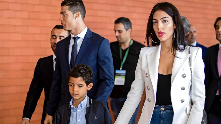 Scandal amoros Ronaldo acuzat de infidelitate Mia dat 300 de euro pentru taxi