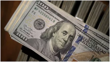 Curs valutar BNR miercuri 16 august Depreciere pentru euro crestere pentru dolar Update